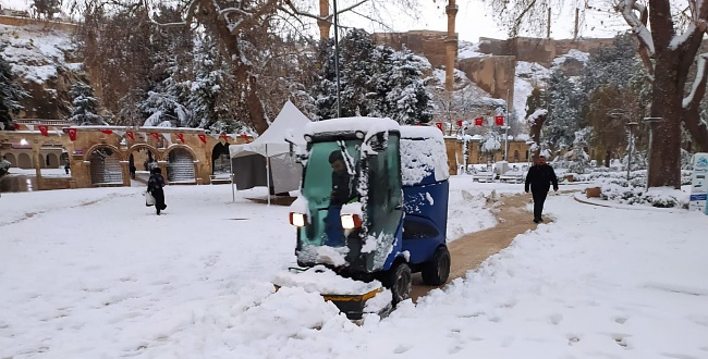 Şanlıurfa'da kar yağışı! kent beyaza büründü