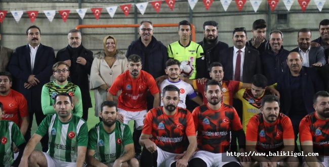 BAŞKAN KUŞ, FUTBOL TURNUVASININ AÇILIŞINDA GENÇLERLE BİR ARAYA GELDİ