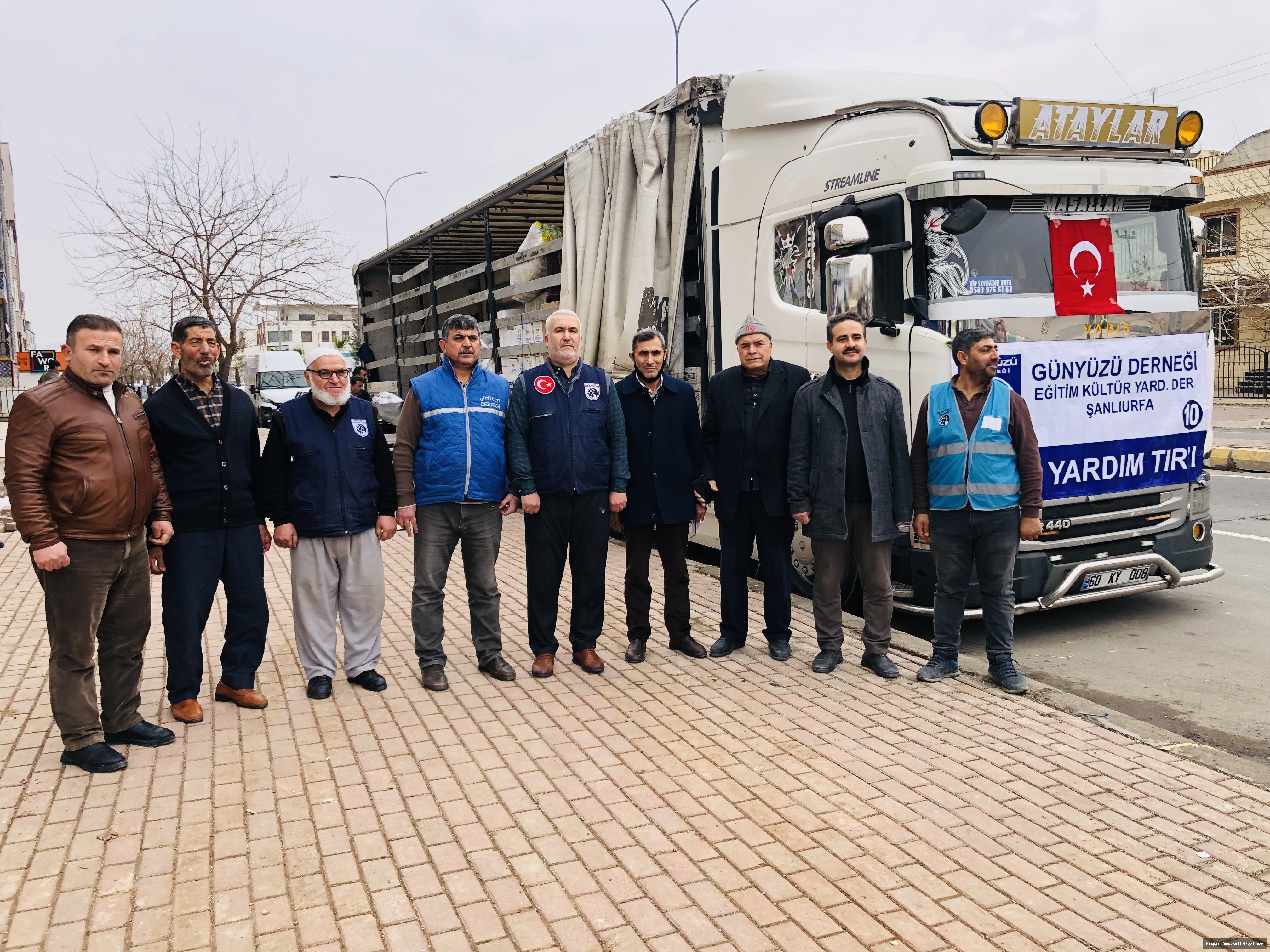 Günyüzü derneği İdlib‘e bir tır insani yardım malzemesi gönderdi