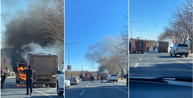 Şanlıurfa'da Seyir Halindeki Kamyon Yandı