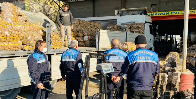 Urfa Zabıta Fark Etti, 20 Ton Çürümüş Patatese El Konuldu