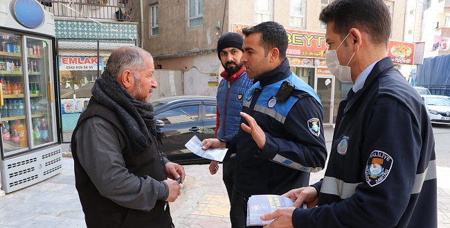 Kaldırım işgallerini önlemek için broşür dağıttılar