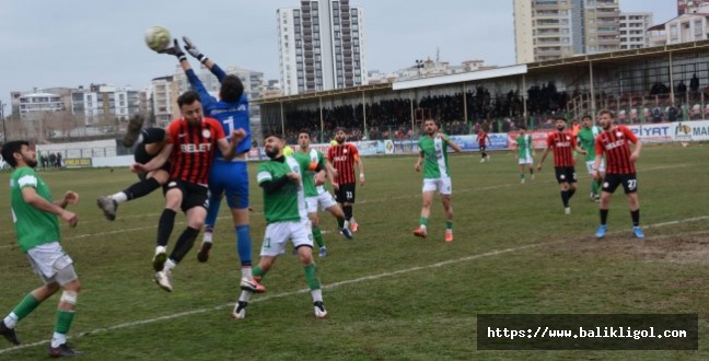 Siverek Belediyespor Pütürge Belediyespor’u 3-0 yendi