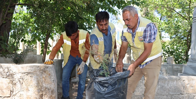 Büyükşehir Mezarlıklarda Bayram Temizliği Yaptı