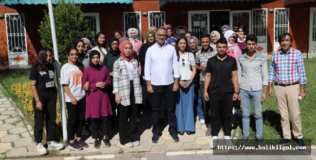 Belediye Başkanı Kuş 'tan Öğrencilere:  Tüm sıkıntılarınızda yanınızdayım!