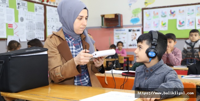 Suruç'ta İlk Öğretim öğrencilerine İşitme testi taraması yapılıyor