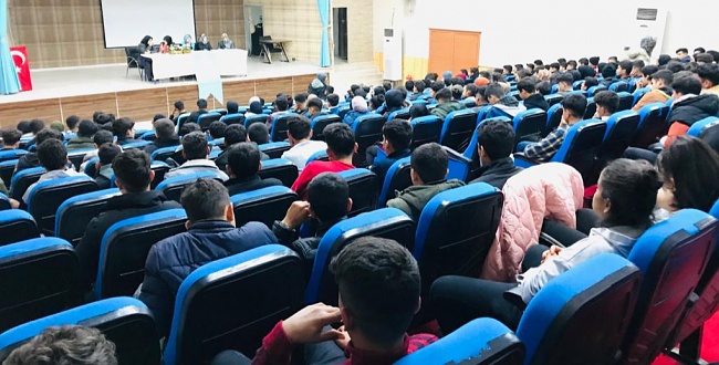 Urfa’da Güçlü Aile Mutlu Gelecek Paneli Düzenlendi