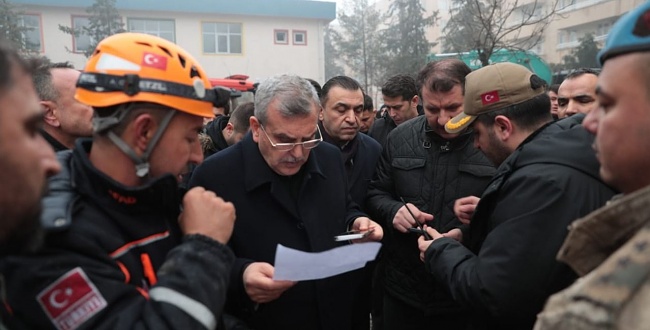 Beyazgül: Tüm İş Makinaları Ve Personellerimiz Enkaz Bölgesinde