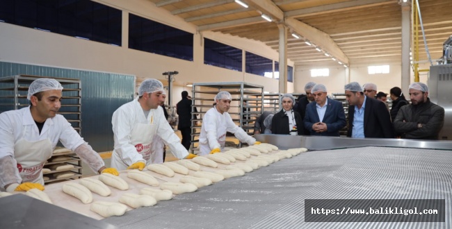 Milletvekili Açanal’dan Halk Ekmeğe Tam Not