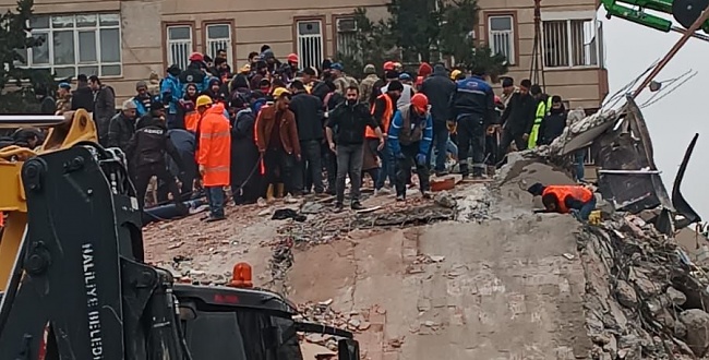 Şanlıurfa 'da 18 saat sonra enkazdan sağ çıkarıldı