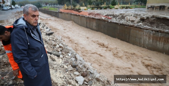 Başkan Beyazgül Taşkın Derelerinde İncelemelerde Bulundu