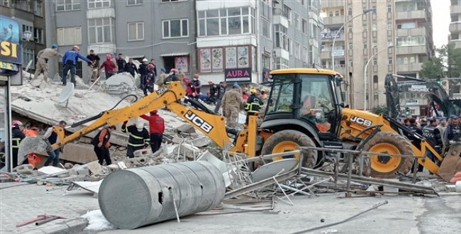 Şanlıurfa 'da çöken binada arama kurtarma çalışmaları tamamlandı