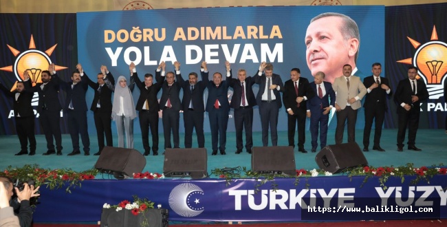 Şanlıurfa AK parti aday tanıtım toplantısındaki slogan: Yine Başkan Erdoğan