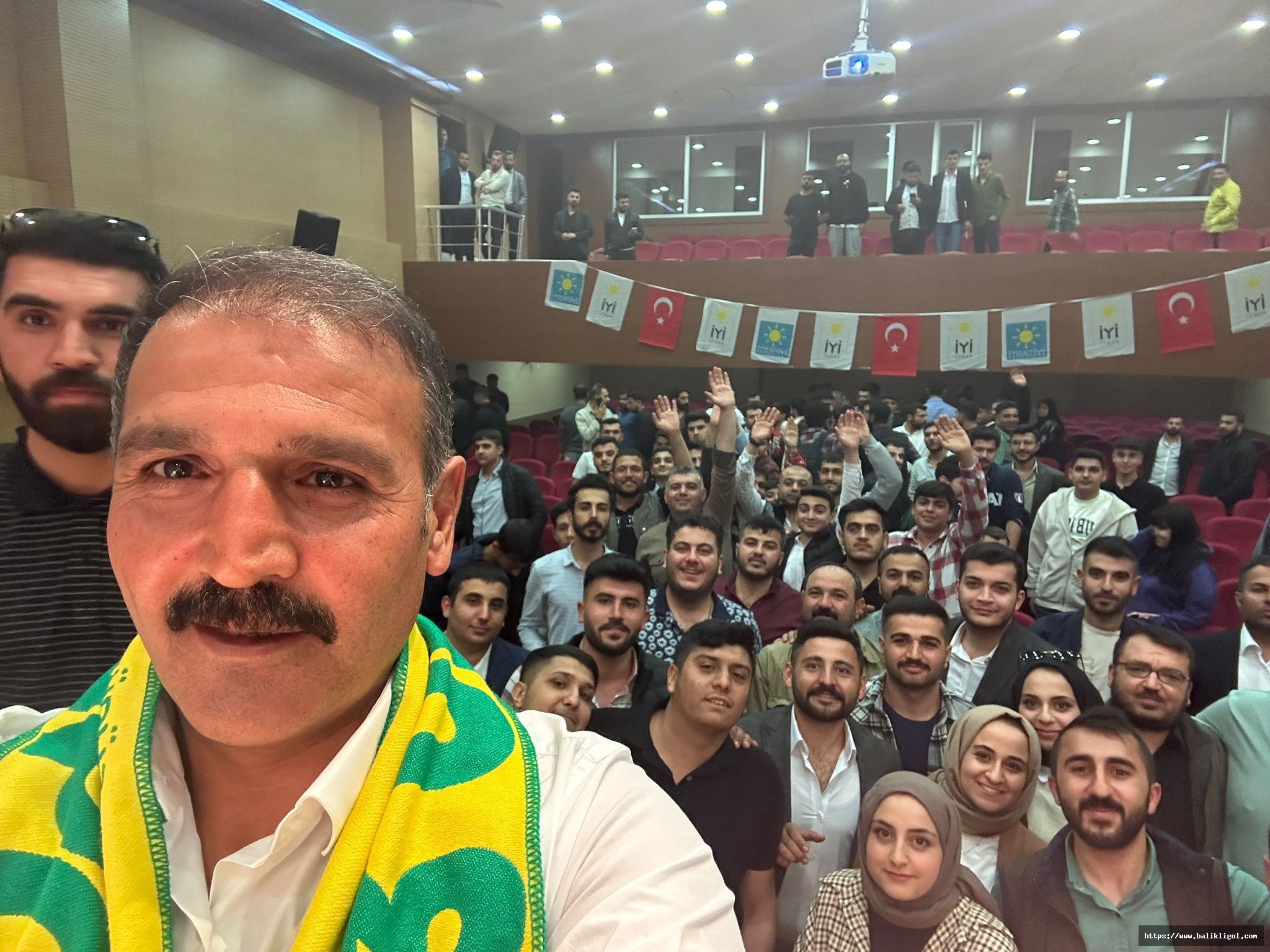 İYİ PARTİ ADAYI EMİN YETİM, GENÇLERLE BİR ARAYA GELDİ