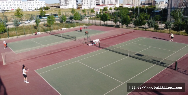 Urfa’da 19 Mayıs Tenis Turnuvası Düzenlendi