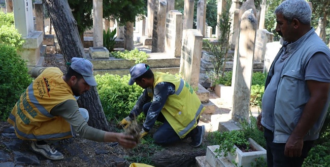 Büyükşehir’den Mezarlıklarda Bayram Temizliği