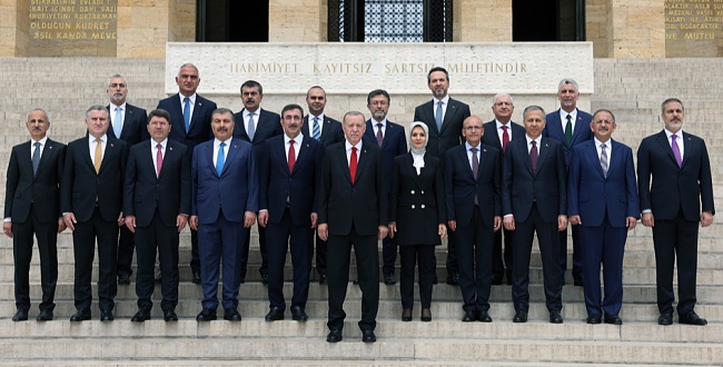 Yeni kabine Anıtkabir'i ziyaret etti