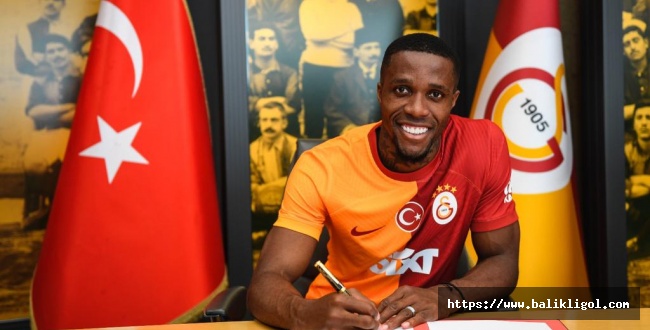 Wilfried Zaha, Galatasaray'a imza attı