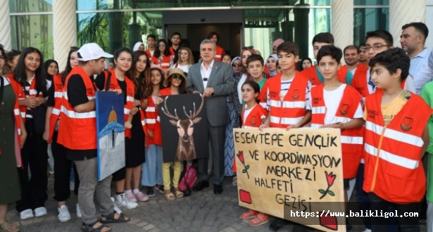 Başkan Beyazgül’den Gençlere Halfeti Gezisi Sürprizi