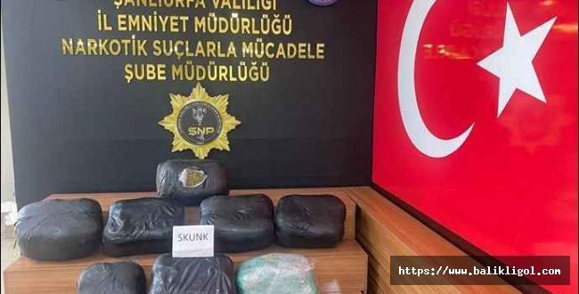 Durdurulan iki araçta uyuşturucu çıktı: 4 gözaltı