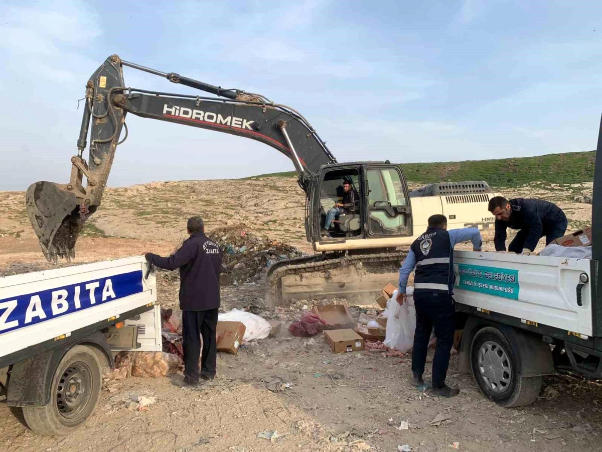 Tarihi Geçmiş Tonlarca Tavuk Ele Geçirildi