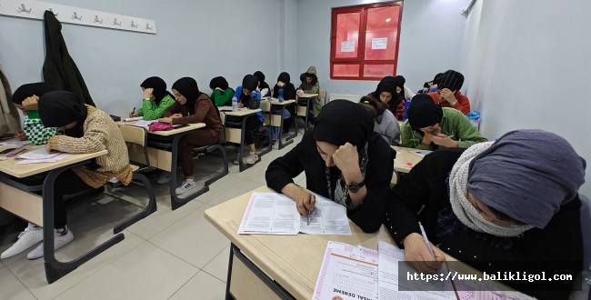 Eyyübiyeli Gençler Sınavlara Sıkı Hazırlanıyor