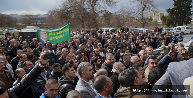 URFA'DA İŞÇİLER ZAM MÜJDESİNİ HALAY ÇEKEREK KUTLADILAR