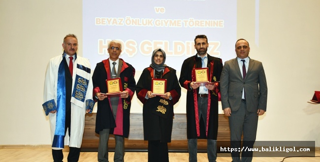 HRÜ'deTıp Bayramında doktorlara beyaz önlükleri giydirildi