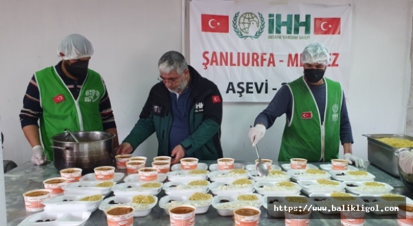 Şanlıurfa İHH İhtiyaç Sahiplerini Yalnız Bırakmıyor