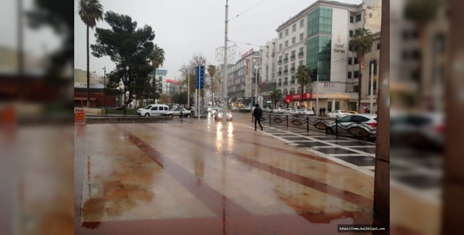 Şanlıurfa'da sağanak yağış etkisini sürdürüyor