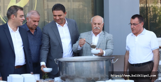 Yöntem Koleji aşure etkinliğine yoğun katılım