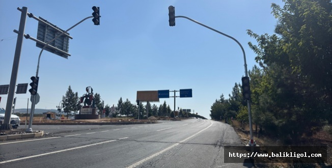 Şanlıurfa-Diyarbakır Yolu Kabahaydar Kavşağına Sinyalizasyon Sistemi Kuruldu