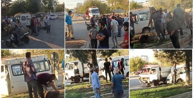 Kamyonet ile minibüs çarpıştı: 2 kişi Yaralı