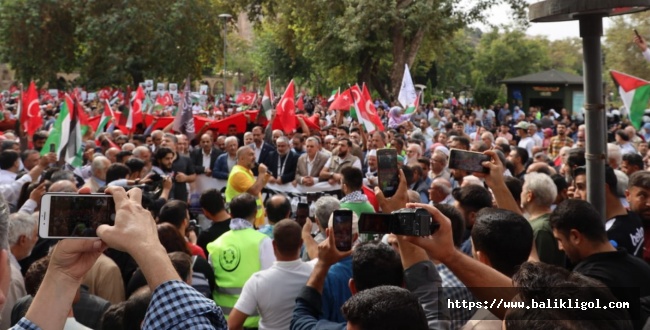 Urfalılar İşgalci İsraili Protesto Etmek İçin Meydanları Doldurdu