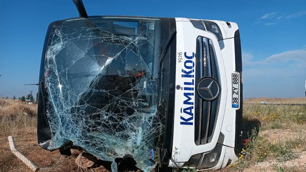 Şanlıurfa'da Yolcu Otobüsü Devrildi: 6 Yaralı