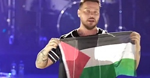 Sinan Akçıl Urfa'da Filistin bayrağı açtı: Katil Netanyahu duysun