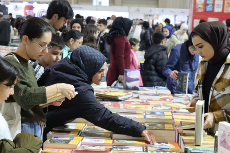 Rekor Kırdı!  Şanlıurfa Nüfusunun Dörtte Biri Kitap Fuarını Ziyaret Etti