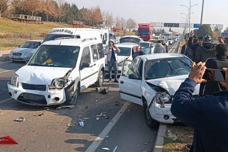 Haliliye’de Zincirleme Trafik Kazası: 3 Yaralı