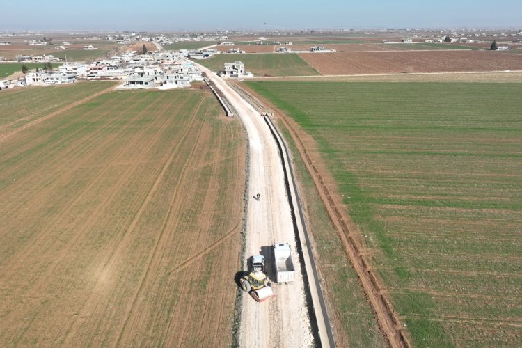 Harran'da 45 Mahalleyi Bir Birine Bağlayan Yolda Çalışmalar Devam Ediyor