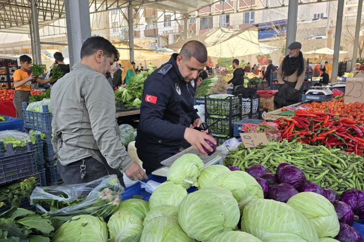 Eyyübiye'de Zabıta Ekipler Semt Pazarlarında Denetime Çıktı